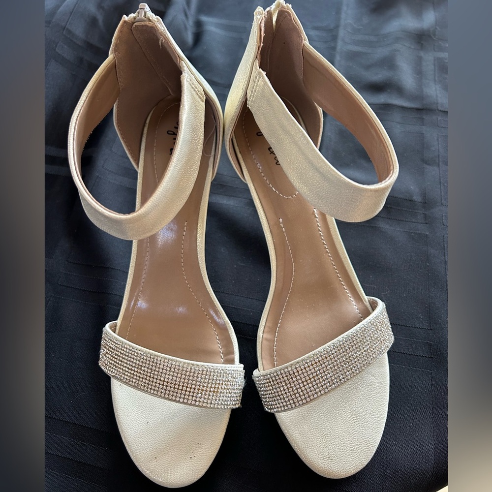 Style & Co. pearl ivory, silver rhinestone, worn once, size 8.5
